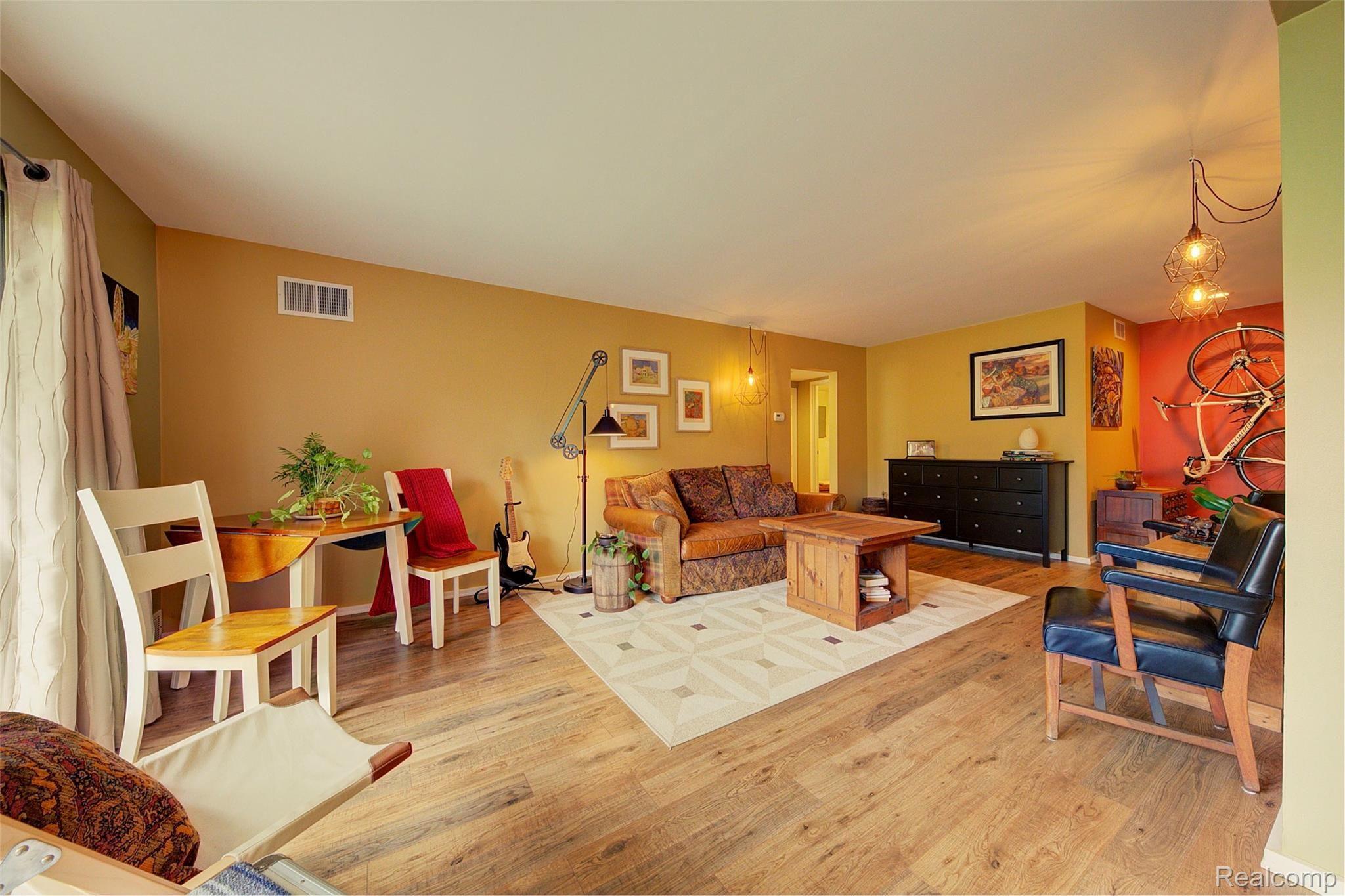 1325 South Maple Road, Unit 204 Ann Arbor, MI 48103 - Photo 16 of 48 1325 S Maple Rd #204
