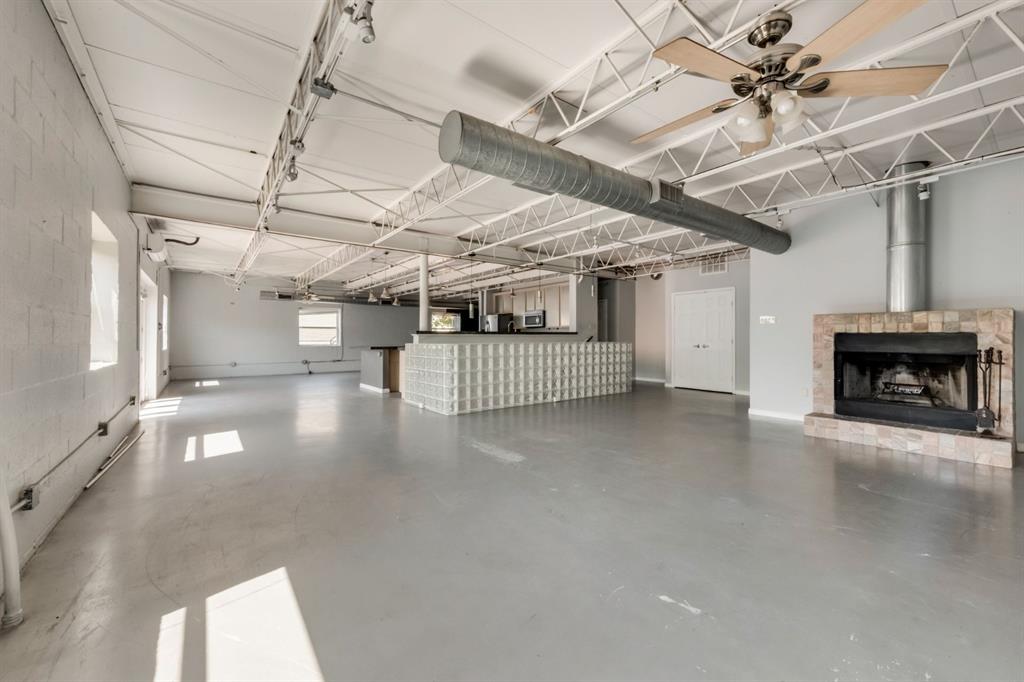 2700 Live Oak Street, Unit 101 Dallas, TX 75204 - Photo 14 of 29 a view of a room with gym equipment
