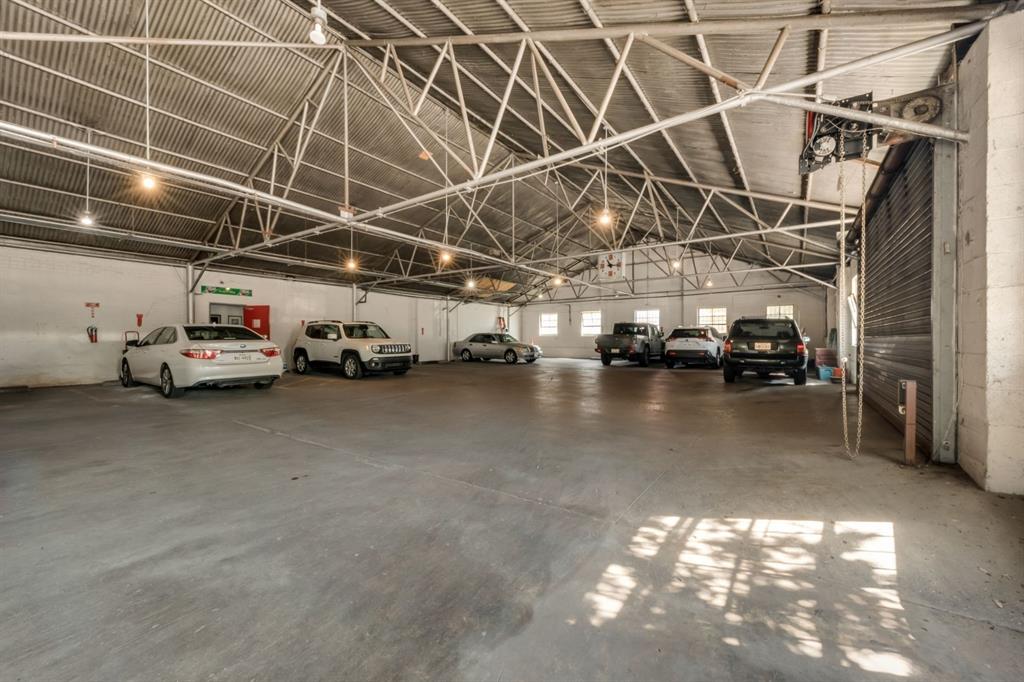 2700 Live Oak Street, Unit 101 Dallas, TX 75204 - Photo 10 of 29 a view of parking garage with cars