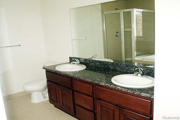 507 Mystic Valley Rochester, MI 48307 - Photo 15 of 23 Master bath