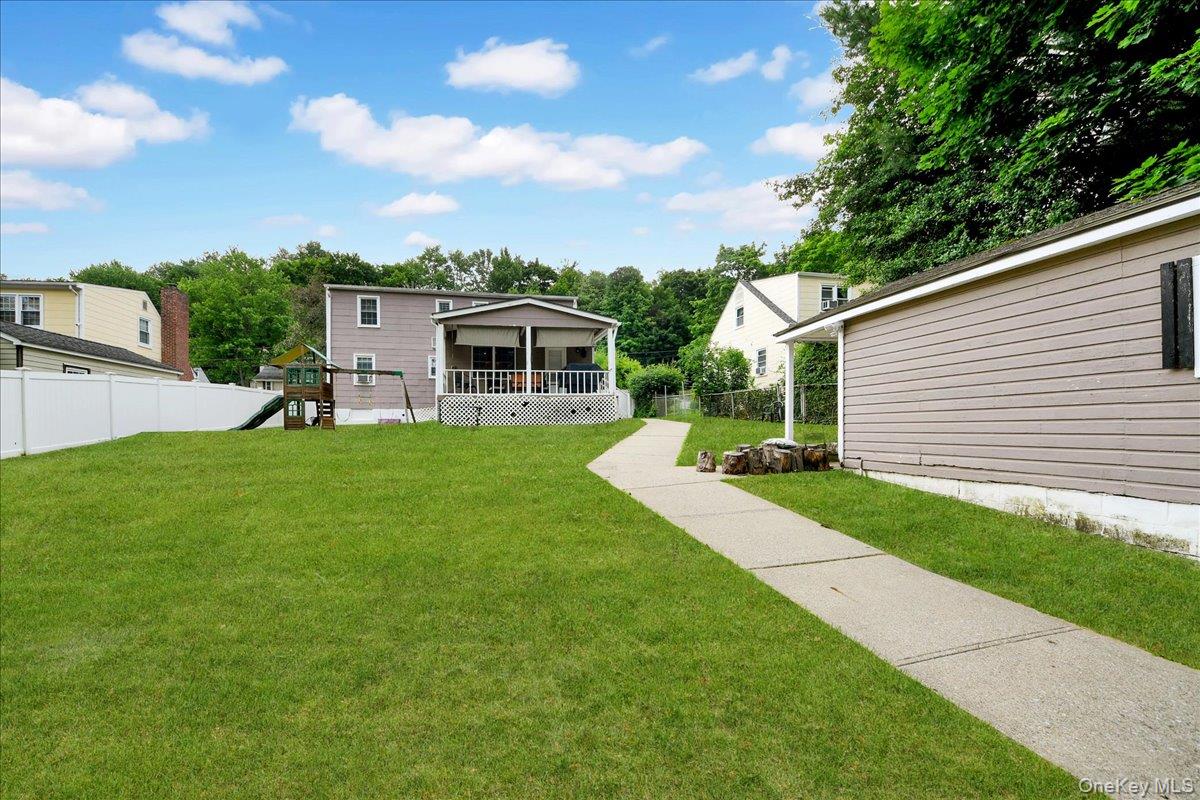 10 Susquehanna Road Ossining, NY 10562 - Photo 25 of 31 Backyard