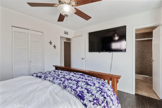 a view of a workspace with furniture