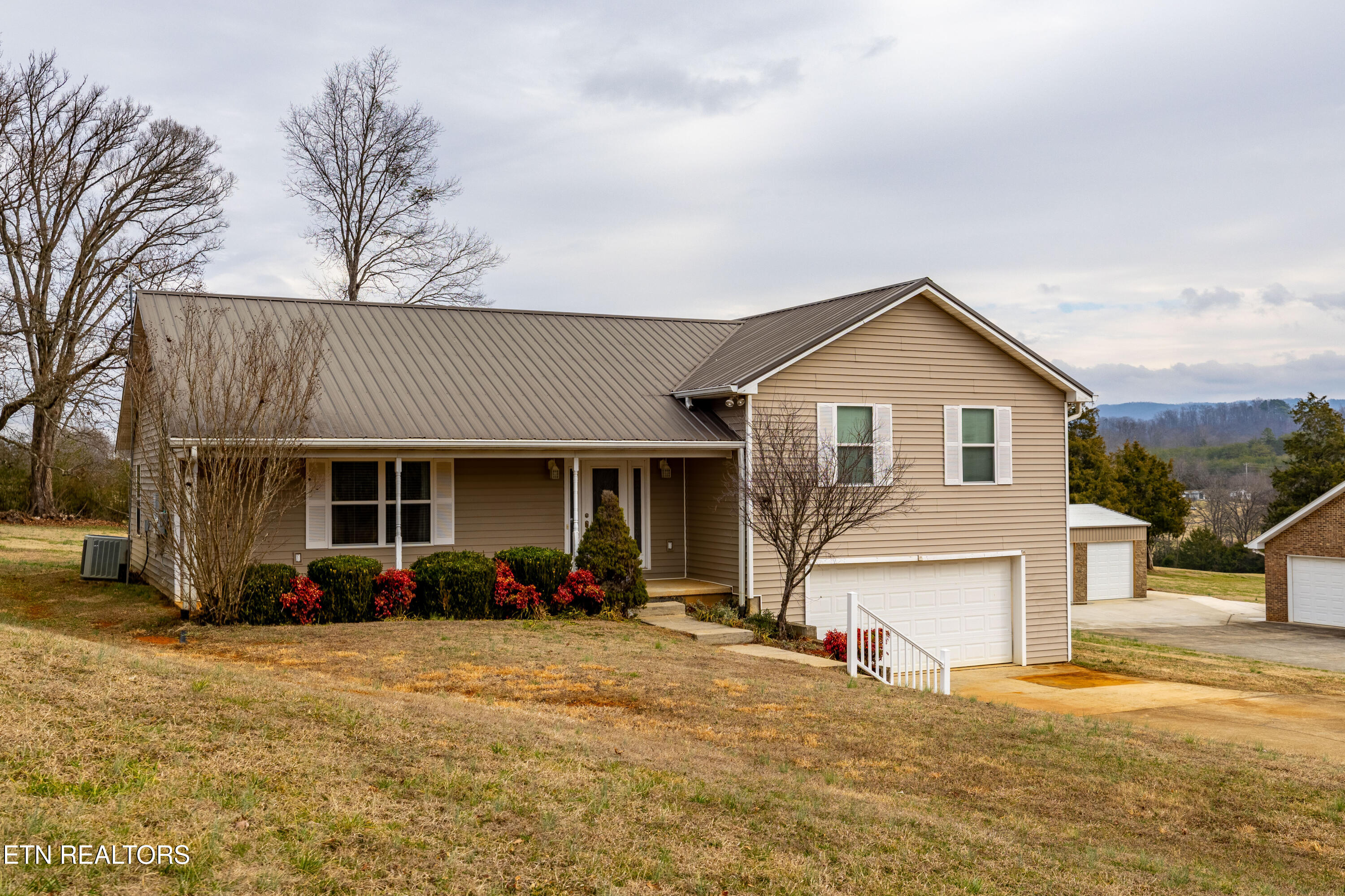 3018 Peach Orchard Road Maryville, TN 37803 - Photo 37 of 60 3018PeachOrchardRd-19