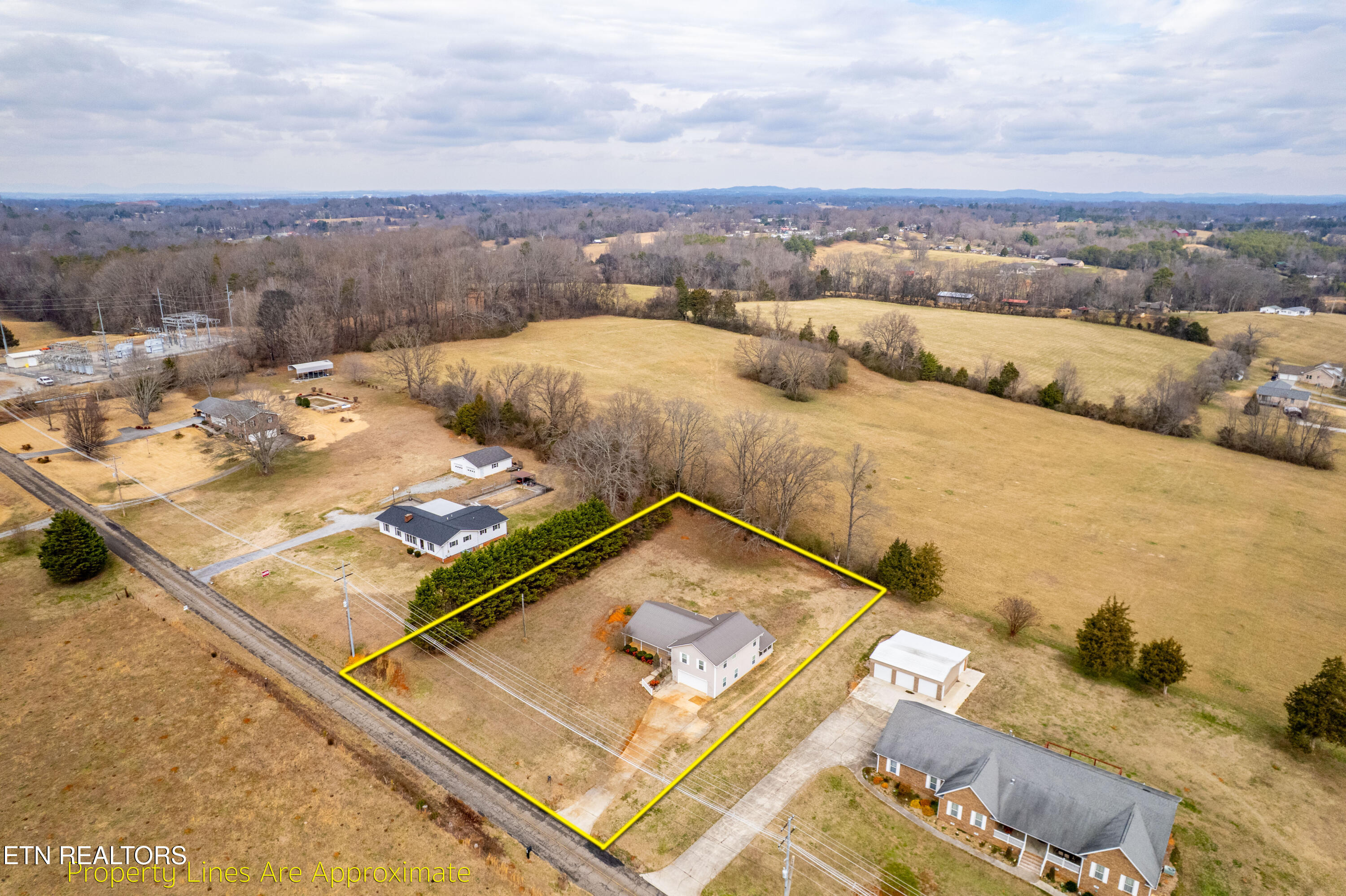 3018 Peach Orchard Road Maryville, TN 37803 - Photo 43 of 60 3018PeachOrchardRd-9