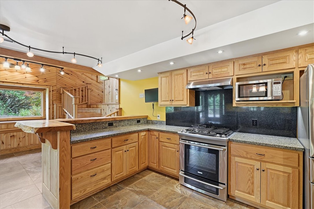 100 Brittany Way Pickens, SC 29671 - Photo 4 of 50