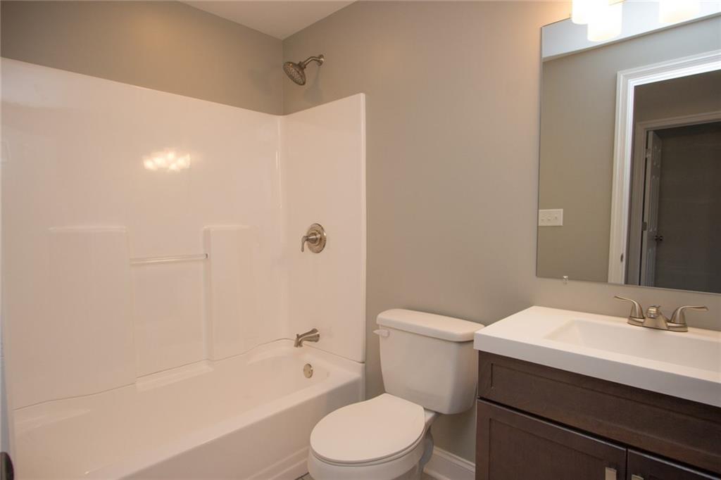155 Spring Hill Road Aliquippa, PA 15001 - Photo 13 of 18 Full main bath.....