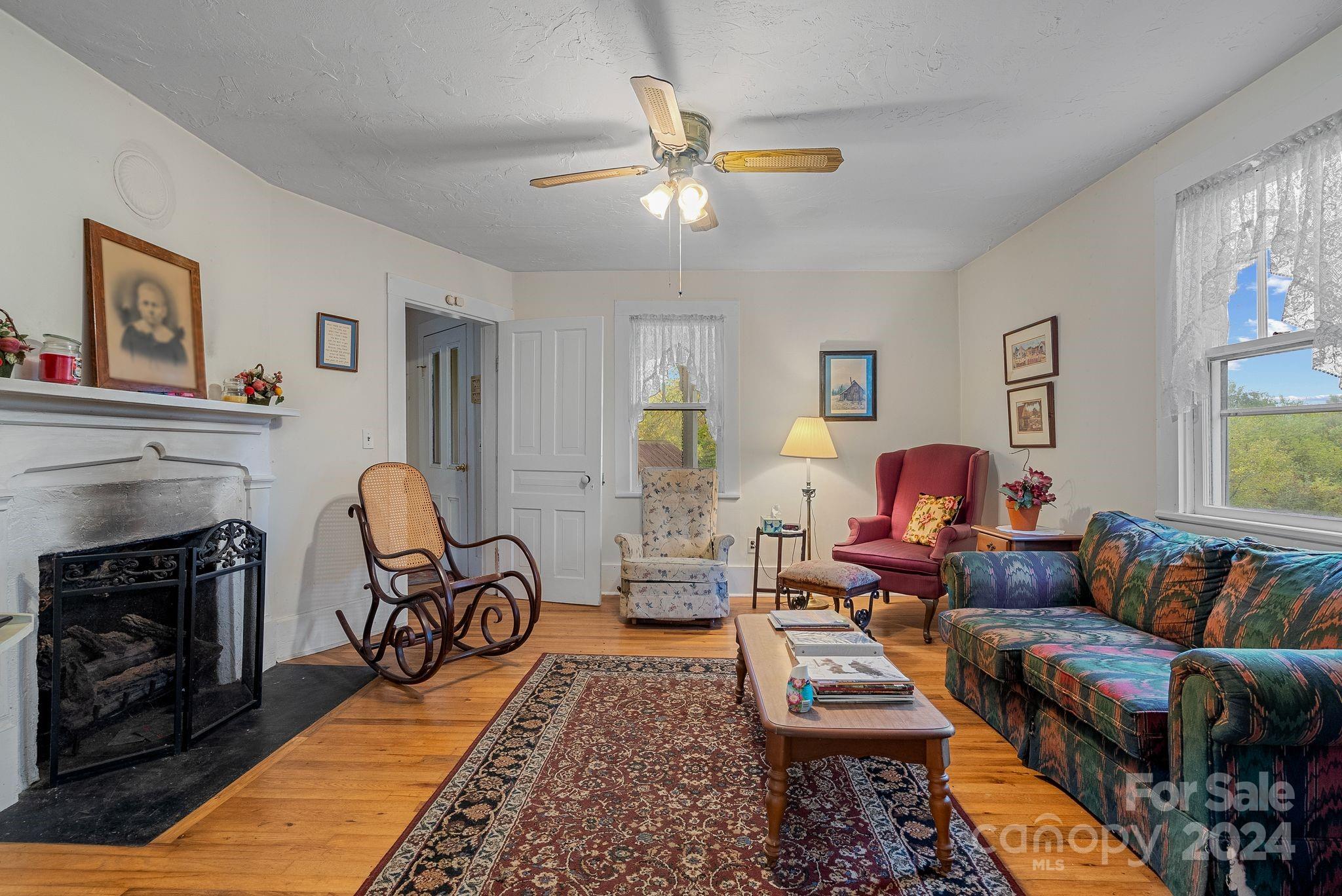 232 Dobson Road Franklin, NC 28734 - Photo 15 of 37 Gallery Image 15