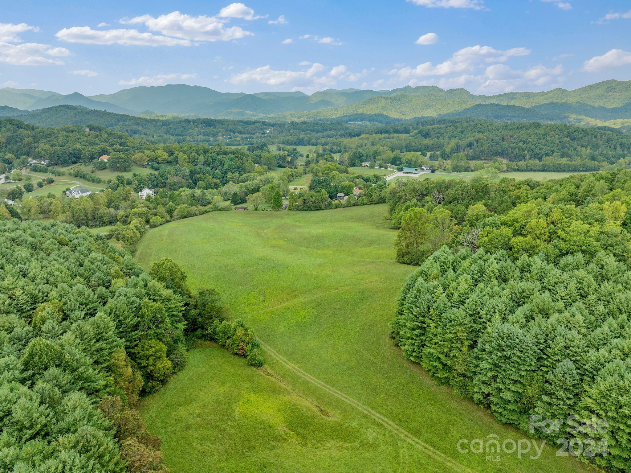 232 Dobson Road Franklin, NC 28734 - Photo 2 of 37 Gallery Image 2
