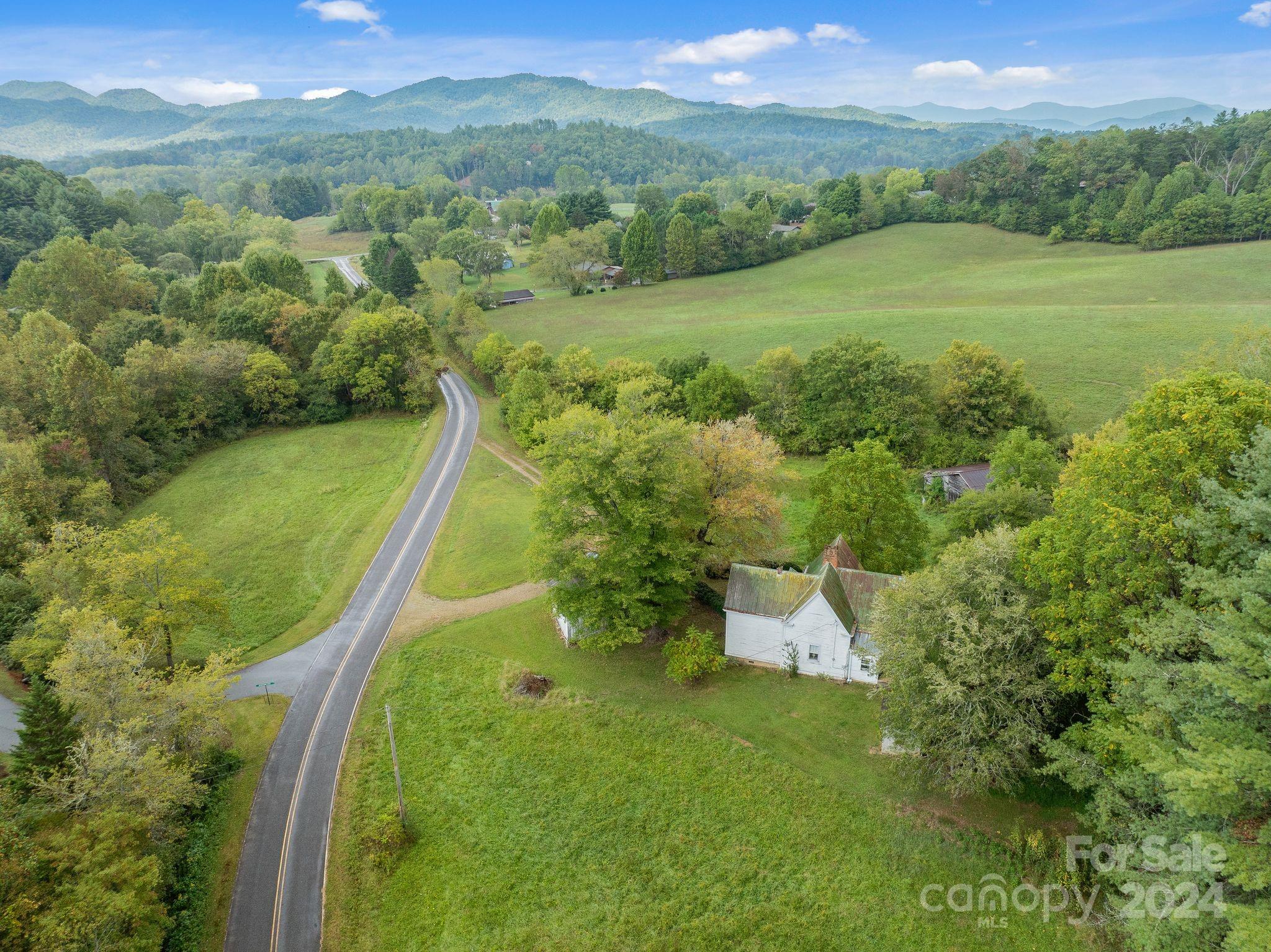 232 Dobson Road Franklin, NC 28734 - Photo 25 of 37 Gallery Image 25