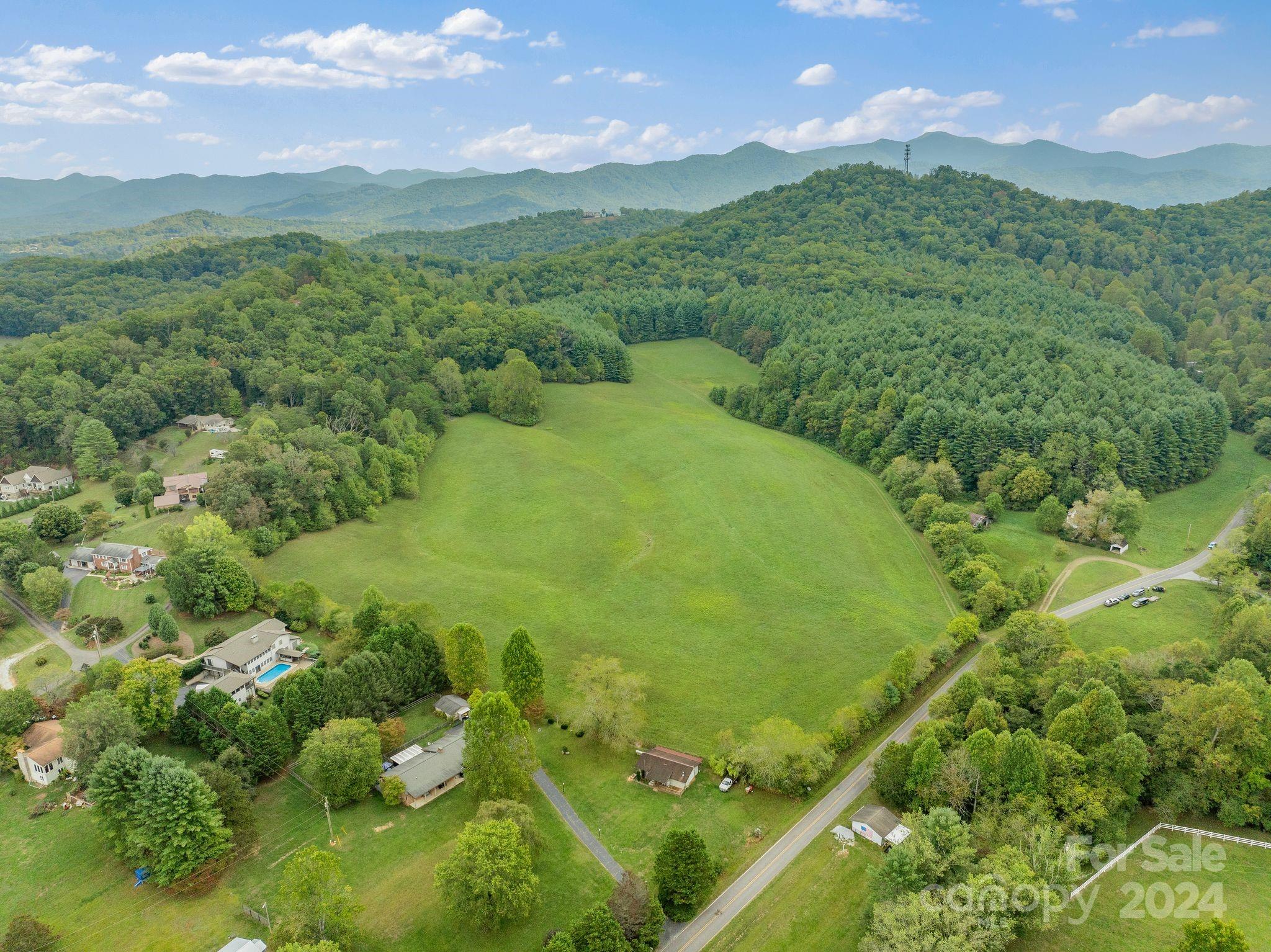 232 Dobson Road Franklin, NC 28734 - Photo 6 of 37 Gallery Image 6
