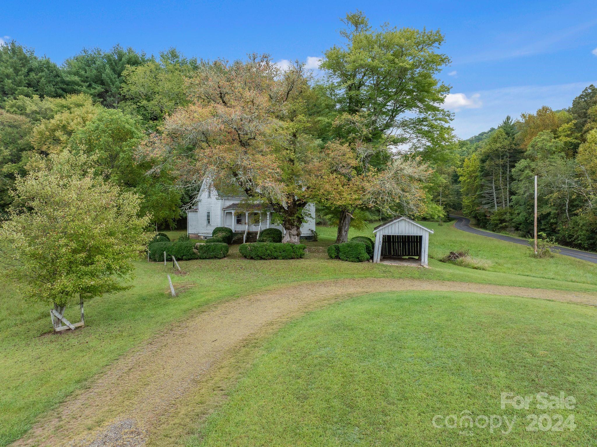 232 Dobson Road Franklin, NC 28734 - Photo 9 of 37 Gallery Image 9