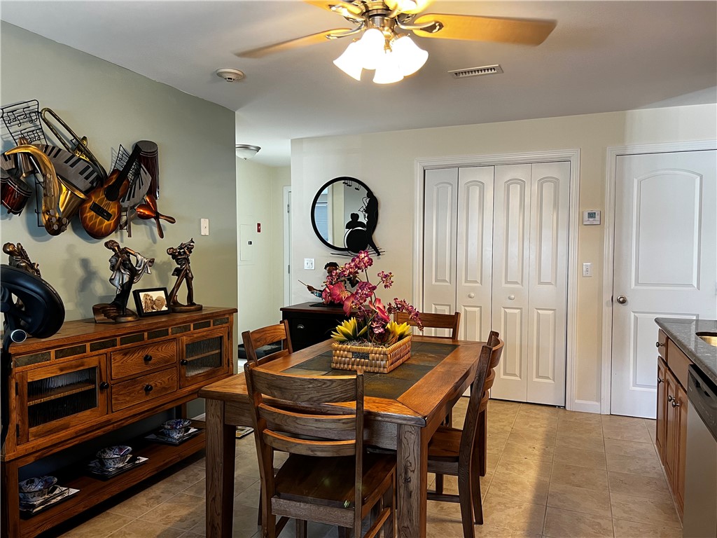 402 New River Road, Unit 101 Lincoln, RI 02838 - Photo 5 of 10