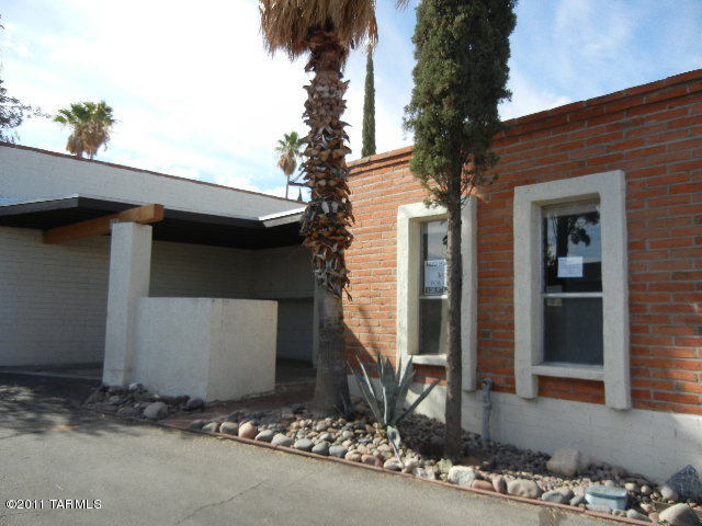 9111 North Oracle Road, Unit 112 Tucson, AZ 85704 - Photo 3 of 20 Gallery Image 3