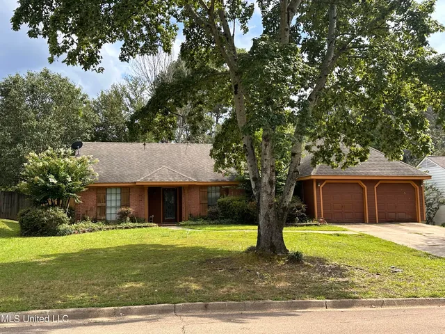 $2,100 | 615 Live Oak Drive, Madison, MS 39110