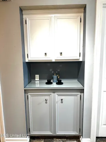 $2,100 | 615 Live Oak Drive, Madison, MS 39110