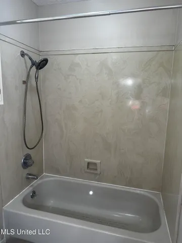 $2,100 | 615 Live Oak Drive, Madison, MS 39110