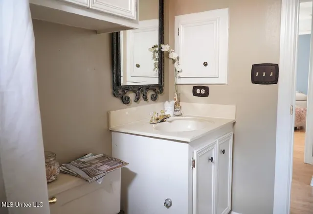 $2,100 | 615 Live Oak Drive, Madison, MS 39110