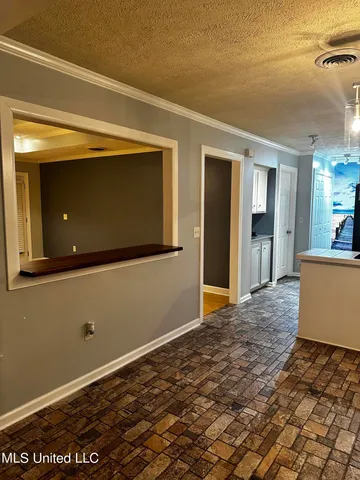 $2,100 | 615 Live Oak Drive, Madison, MS 39110