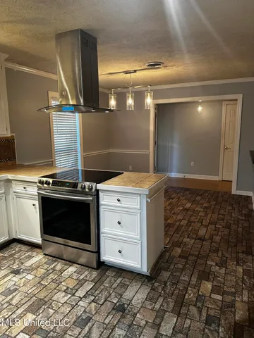 $2,100 | 615 Live Oak Drive, Madison, MS 39110