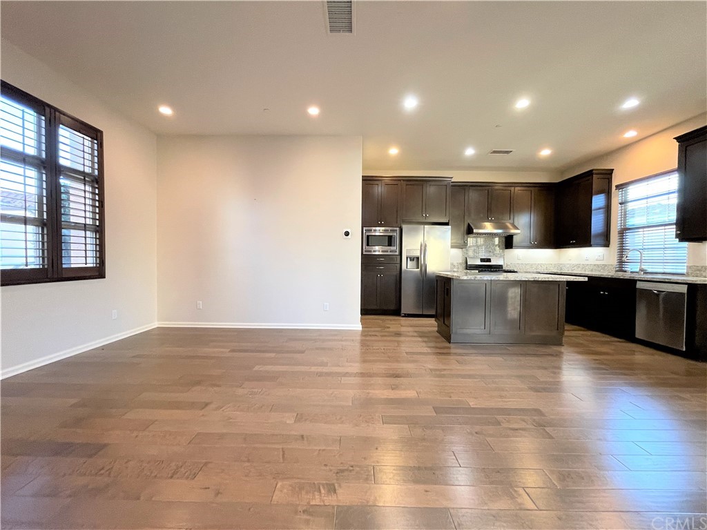 113 Painted Trellis Irvine, CA 92620 - Photo 6 of 25