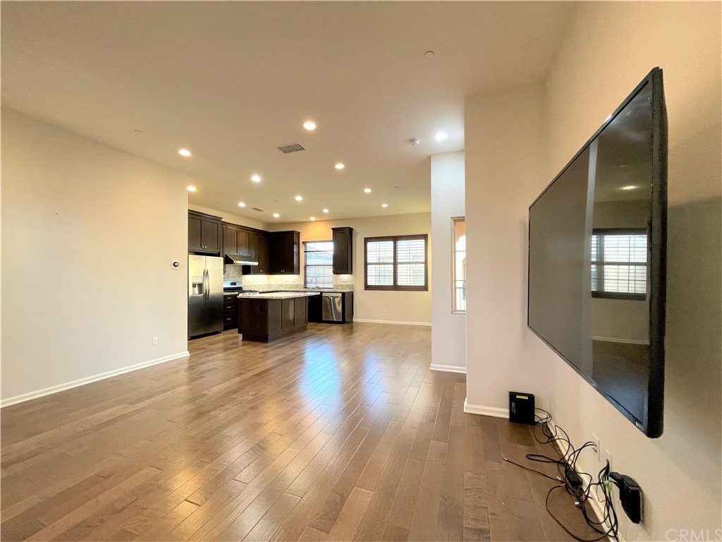 113 Painted Trellis Irvine, CA 92620 - Photo 7 of 25