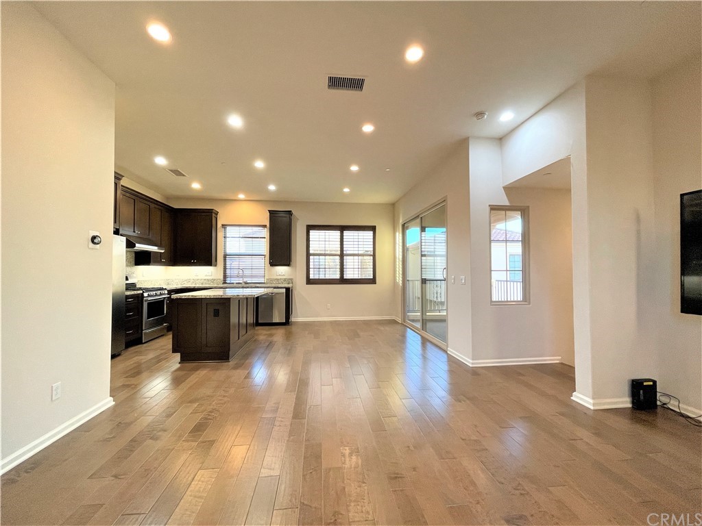 113 Painted Trellis Irvine, CA 92620 - Photo 8 of 25