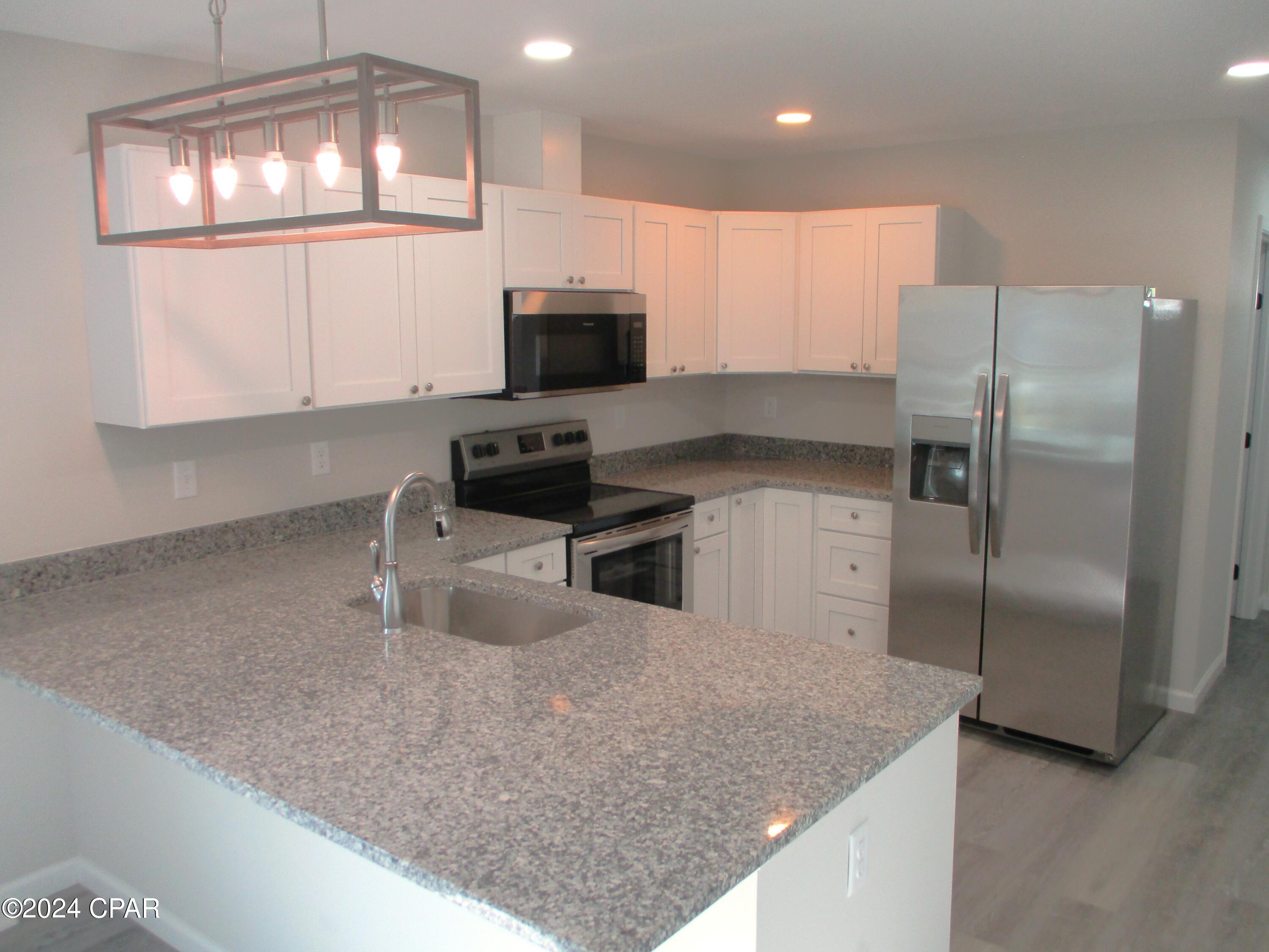 4060 Yorkshire Drive Chipley, FL 32428 - Photo 3 of 17