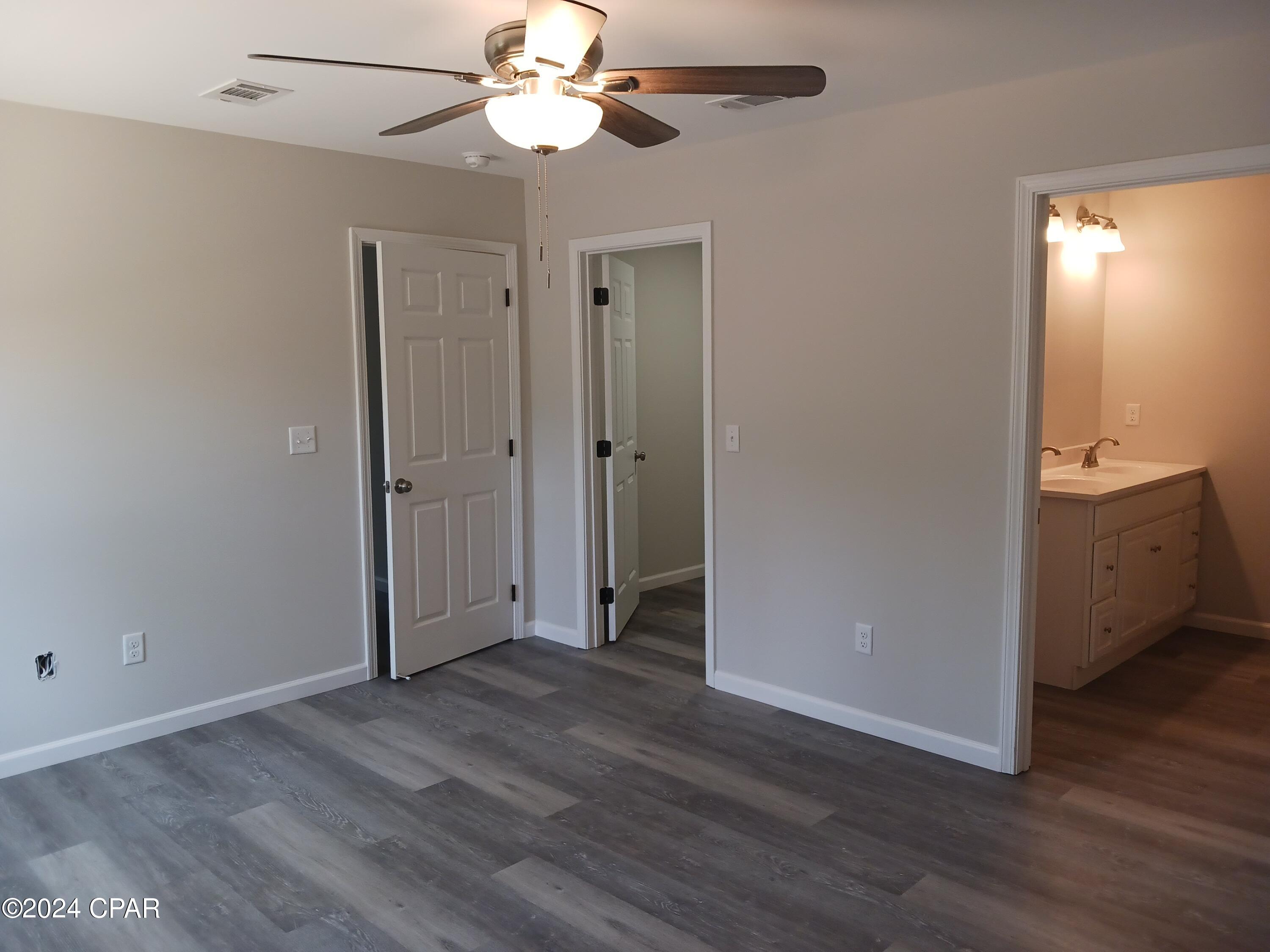 4060 Yorkshire Drive Chipley, FL 32428 - Photo 8 of 17