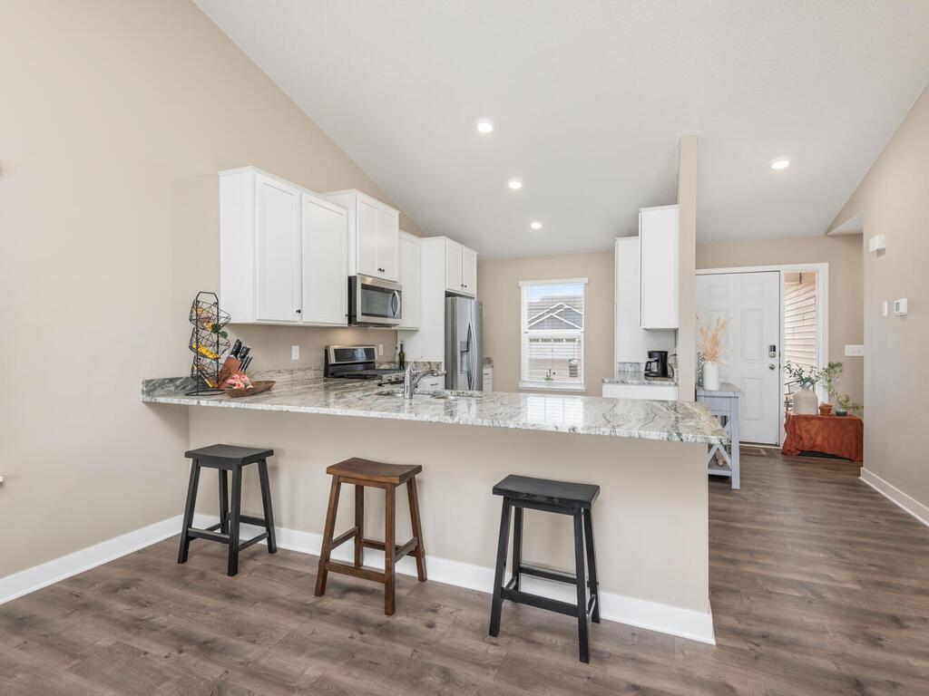 1389 Freedom Lane Delano, MN 55328 - Photo 3 of 33