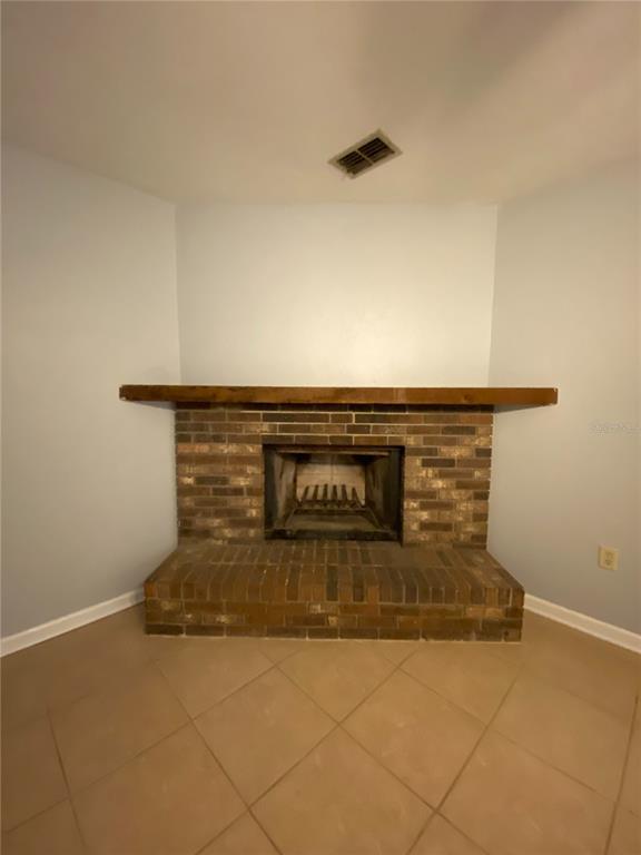 253 Northwest 3rd Street Micanopy, FL 32667 - Photo 3 of 22 a close view of stove