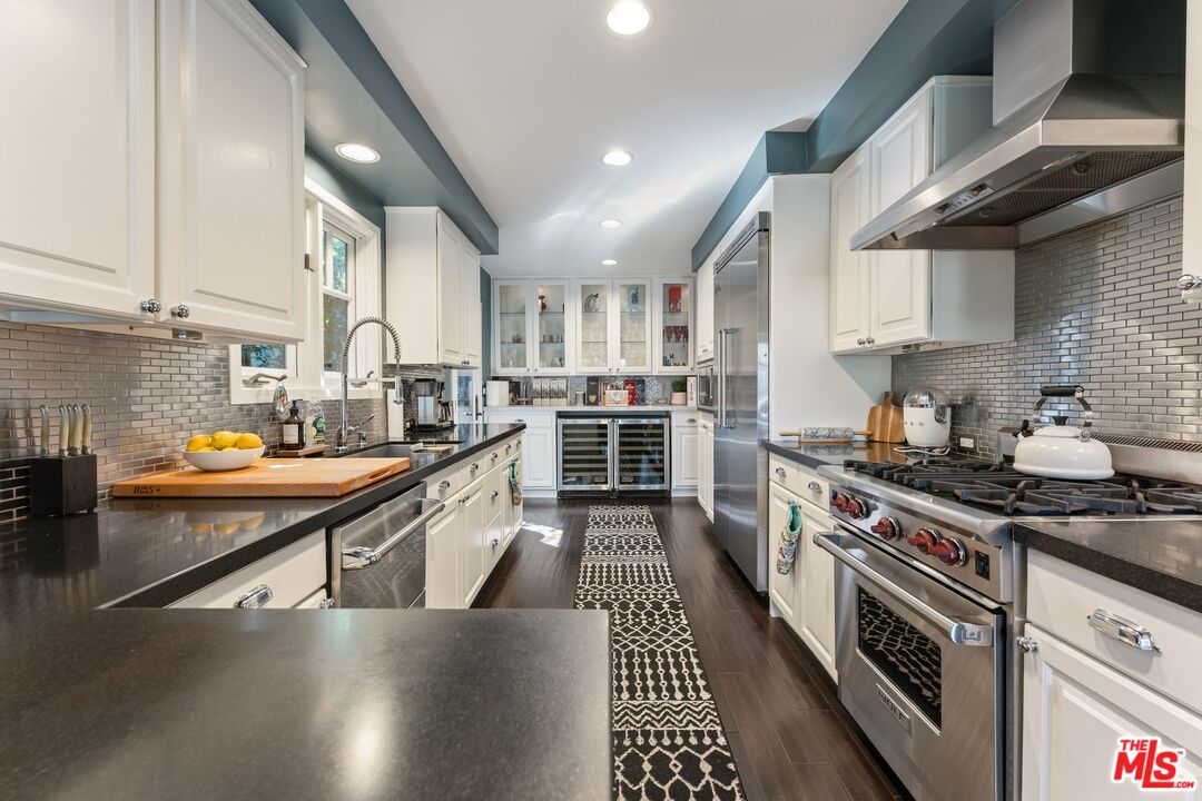 1903 Preuss Road Los Angeles, CA 90034 - Photo 15 of 44 Gallery Image 15