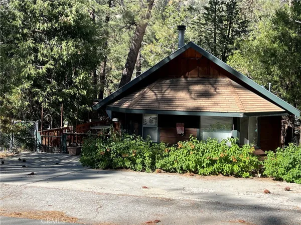 $335,000 | 1366 Laura Street, Wrightwood, CA 92397