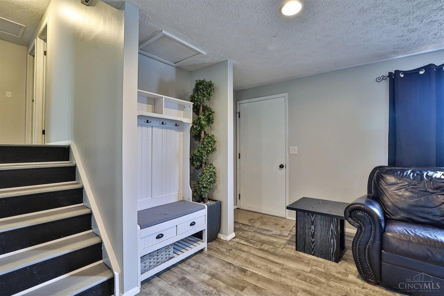 10871 West Road Harrison, OH 45030 - Photo 4 of 41 Gallery Image 4