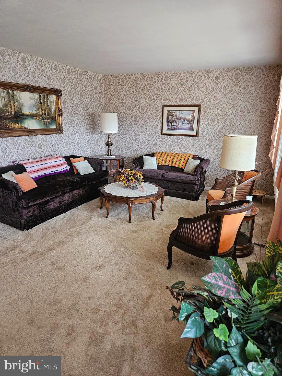 2429 Schaffer Road Pottstown, PA 19464 - Photo 5 of 34 Living Room