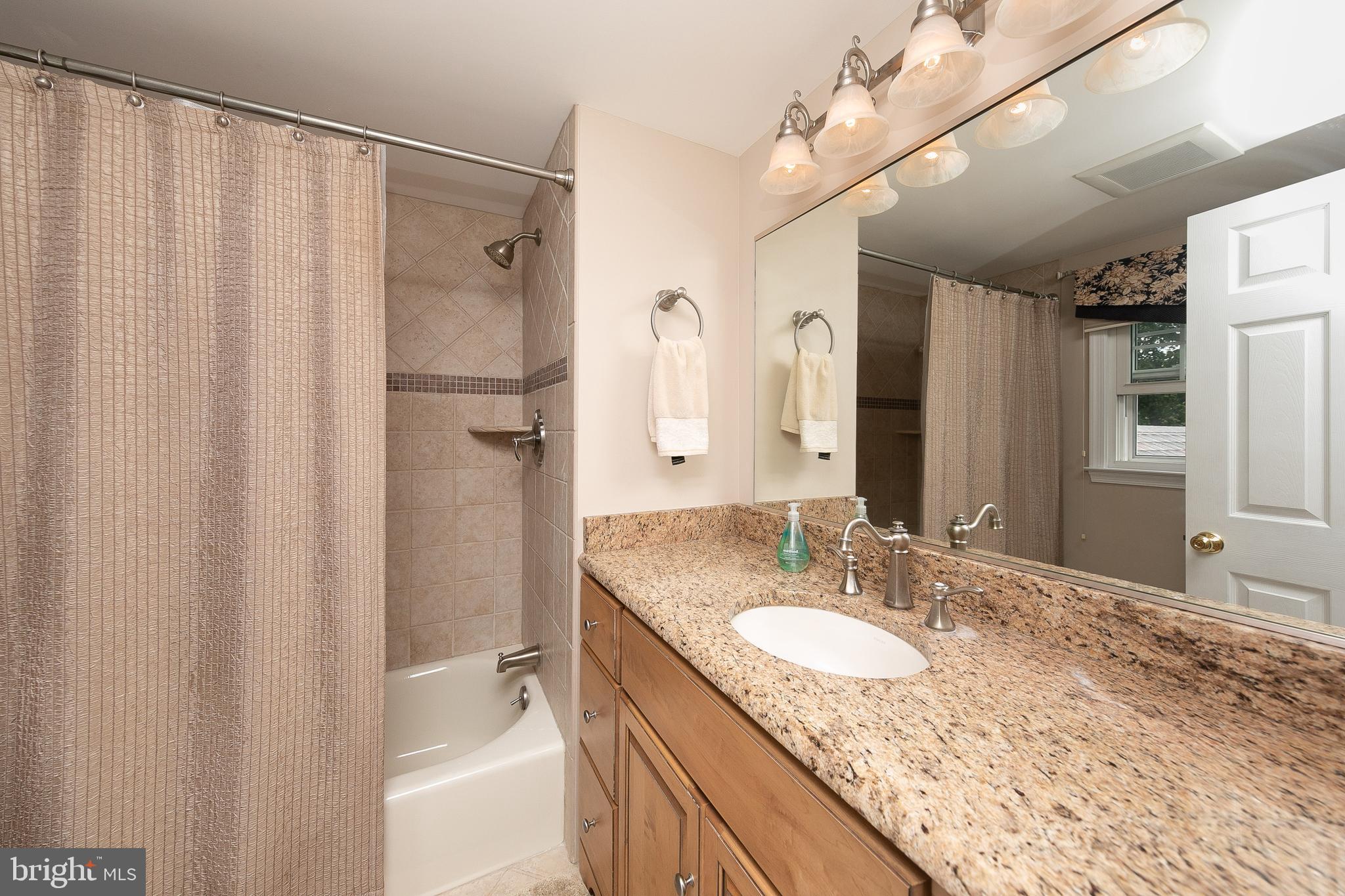 282 Norfolk Road Warminster, PA 18974 - Photo 21 of 29 Gallery Image 21