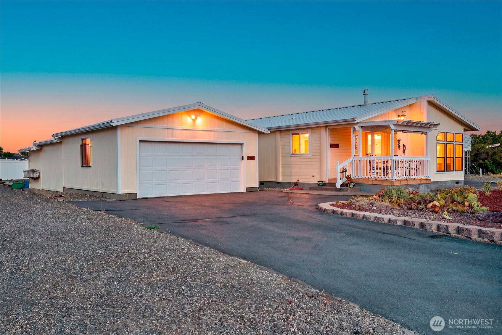 105 Edgewater Way South Mattawa, WA 99349 - Photo 1 of 39
