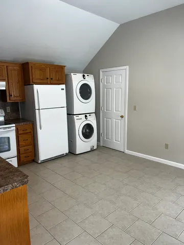 $1,600 | 30 West Street, Unit 2, Middletown, CT 06457