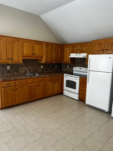 $1,600 | 30 West Street, Unit 2, Middletown, CT 06457