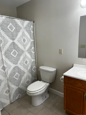 $1,600 | 30 West Street, Unit 2, Middletown, CT 06457