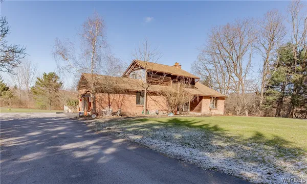 $250,000 | 95 Cook Road, East Aurora, NY 14052