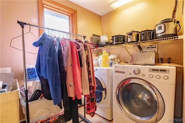 $250,000 | 95 Cook Road, East Aurora, NY 14052