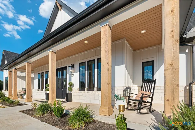 a view of a entryway front of house