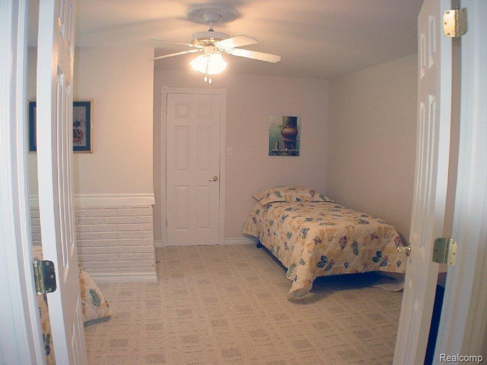 8380 Dean Road Fenton, MI 48430 - Photo 12 of 19 LL BEDROOM