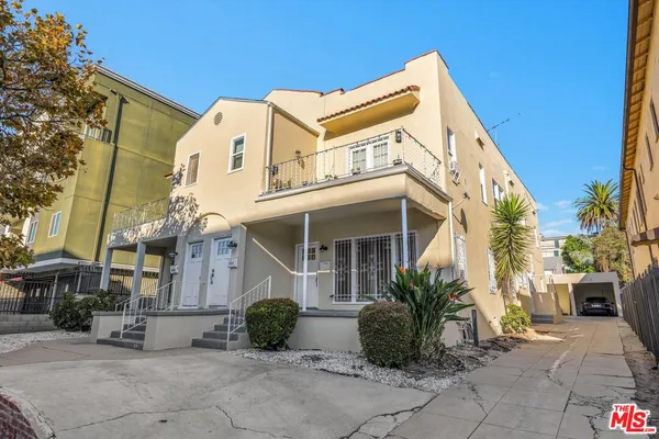 $3,495 | 856 South Gramercy Place, Los Angeles, CA 90005