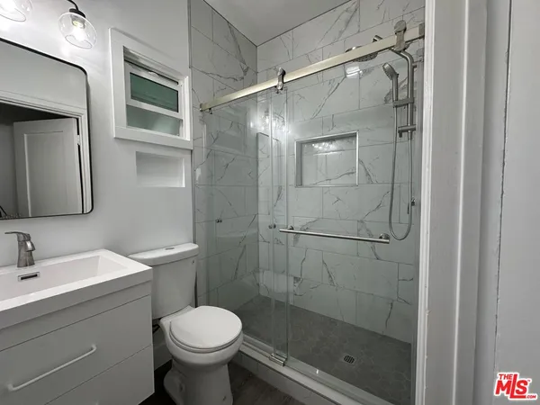 $3,495 | 856 South Gramercy Place, Los Angeles, CA 90005