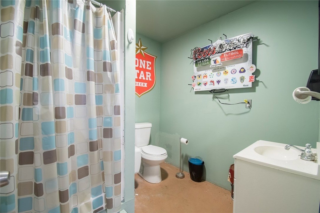 23250 County Road 1038 Mathis, TX 78368 - Photo 19 of 40 Bathroom 1, complete with shower