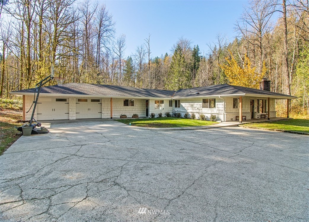 46020 Southeast Edgewick Road North Bend, WA 98045 - Photo 21 of 24 a view of house that has a big yard