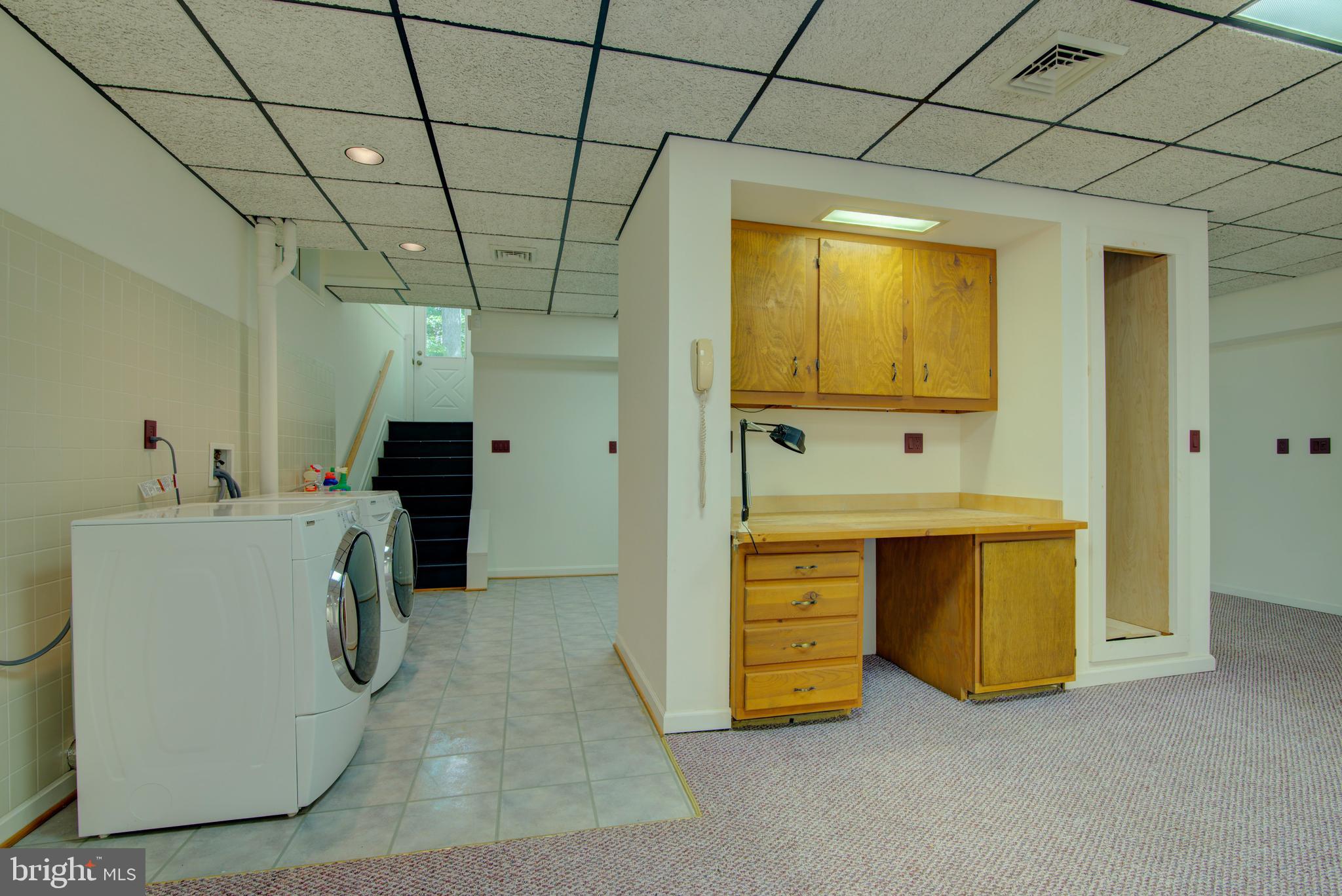 44 Carrollton Road Sterling, VA 20165 - Photo 54 of 75 Convenient Lower-Level Workspace