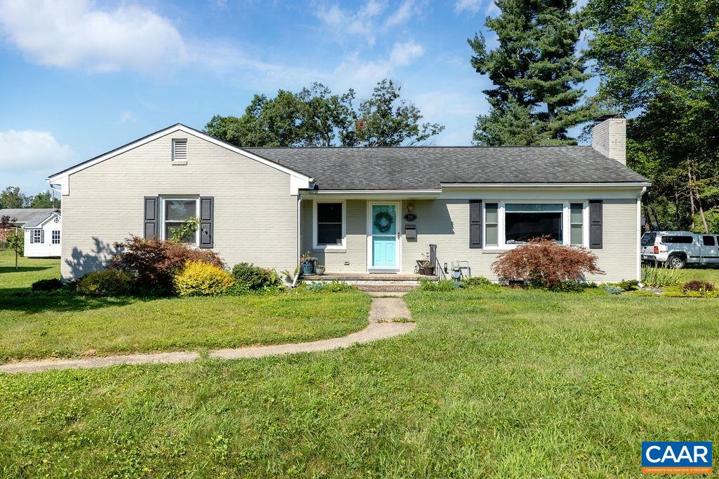 218 Robin Road Waynesboro, VA 22980 - Photo 1 of 40 Gallery Image 1