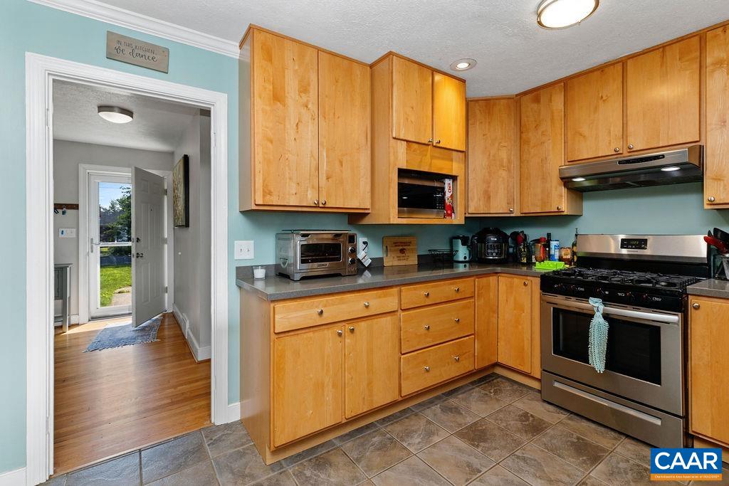 218 Robin Road Waynesboro, VA 22980 - Photo 25 of 40 Gallery Image 25
